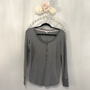Victoria’s Secret Excellent Condition Sleep Shirt.  Grey w/ sparkly thread. M